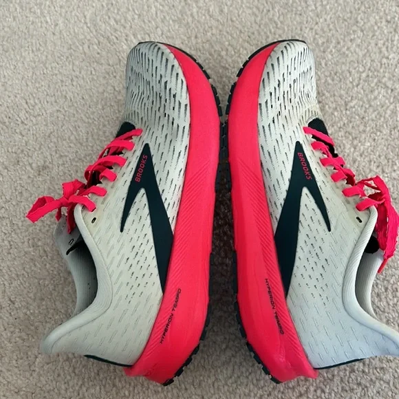 Women’s Brooks Hyperion Tempp 8.5 - Picture 4 of 9